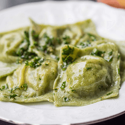 Ispanaklı Ravioli