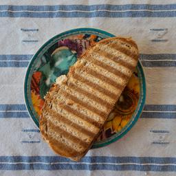 Kepekli Beyaz Peynirli Tost