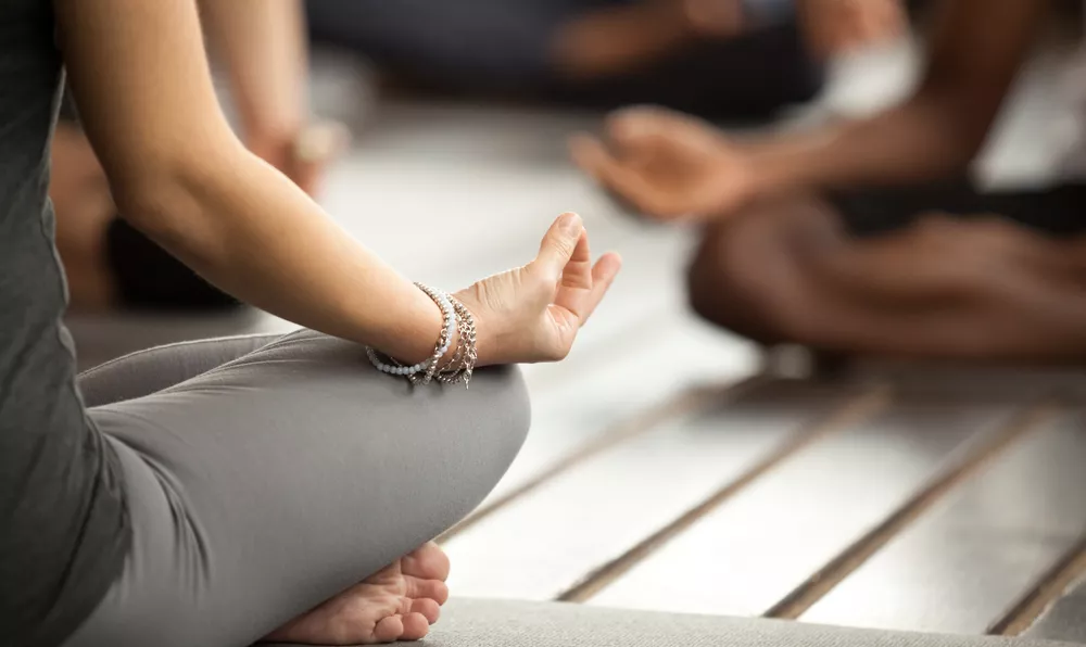 Zihniniz ve bedeniniz iyileşiyor! Yoga nedir?